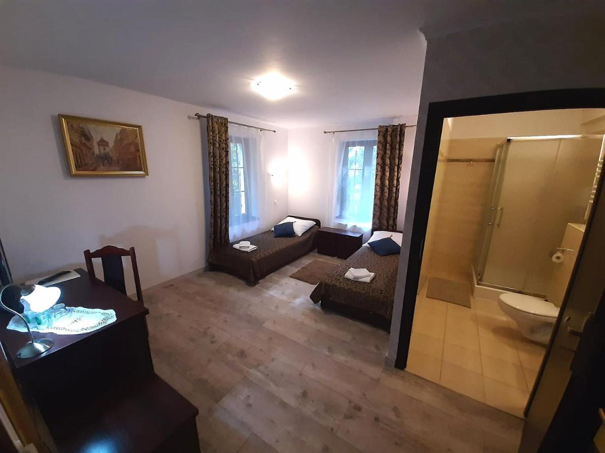 Dworek Zloty Rog Hotel I Restauracja Krakov Exteriér fotografie